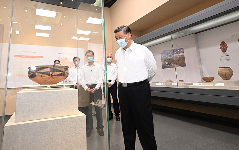5月16日下午，中共中央總書記、國家主席、中央軍委主席習近平在前往陜西西安主持中國－中亞峰會途中，在山西運城博物館考察。